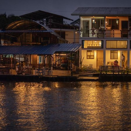 Hotel Pura Natura Riverside トルトゥゲーロ エクステリア 写真